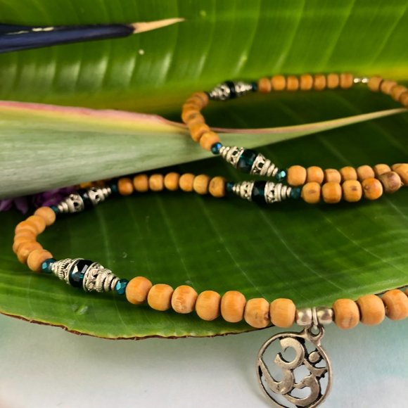 23 1/2" natural Tulasi with Om pendant and dark teal blue beads 40.00 - Picture 4 of 11